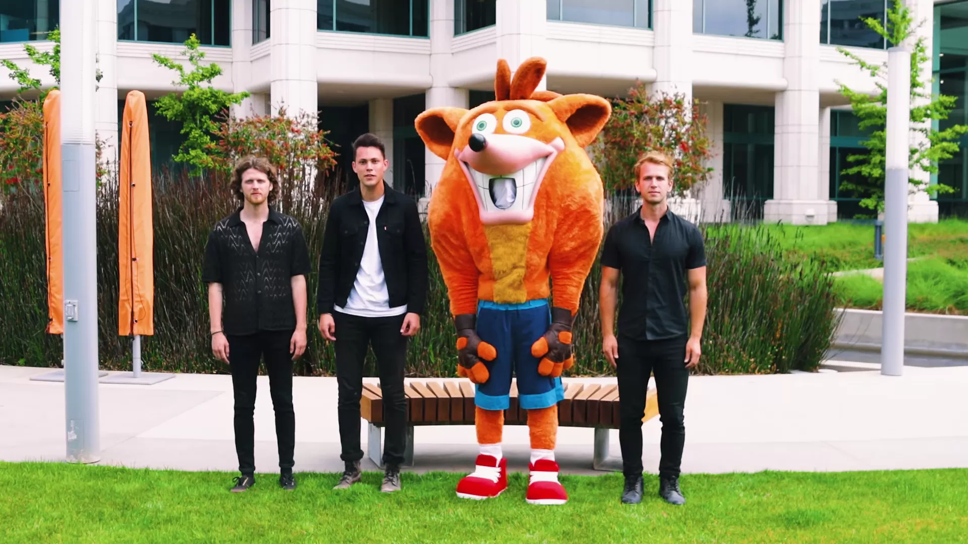 SummerDrive e la collaborazione con l’iconico Crash Mascotte nella canzone “Shimmer”